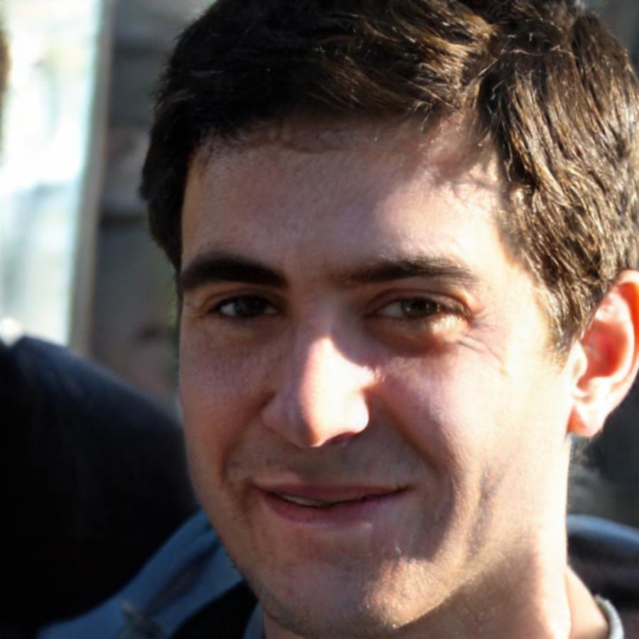 Laurent Beaumont, fondateur de mizentharos, dans son bureau à Lille